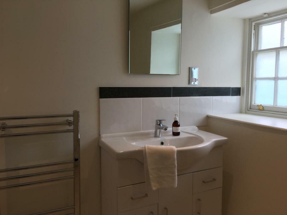 The Scott Arms Bed & Breakfast Kingston  Ngoại thất bức ảnh